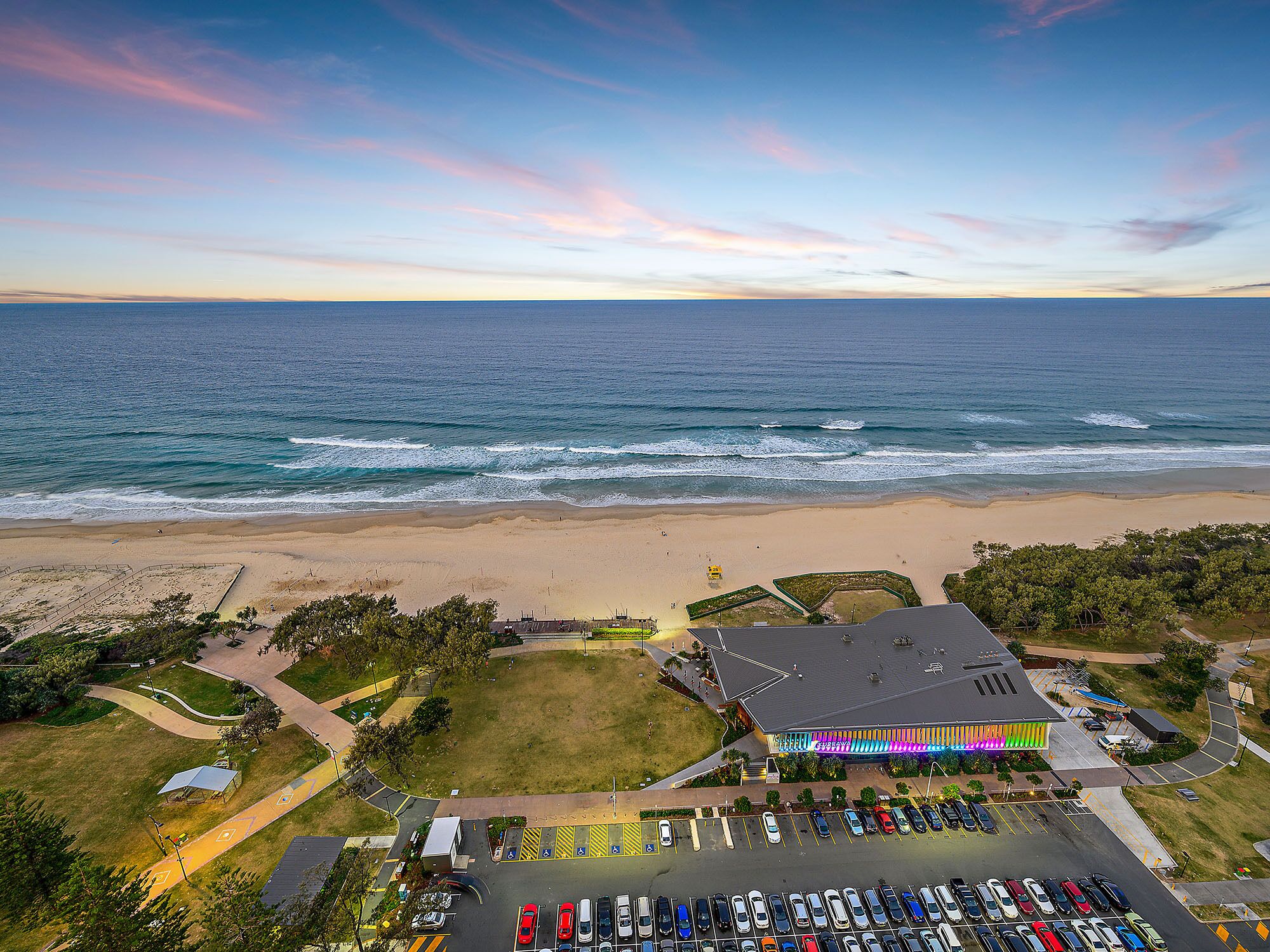 Air On Broadbeach Level 22 Beachfront VIEWS!!! — image 23