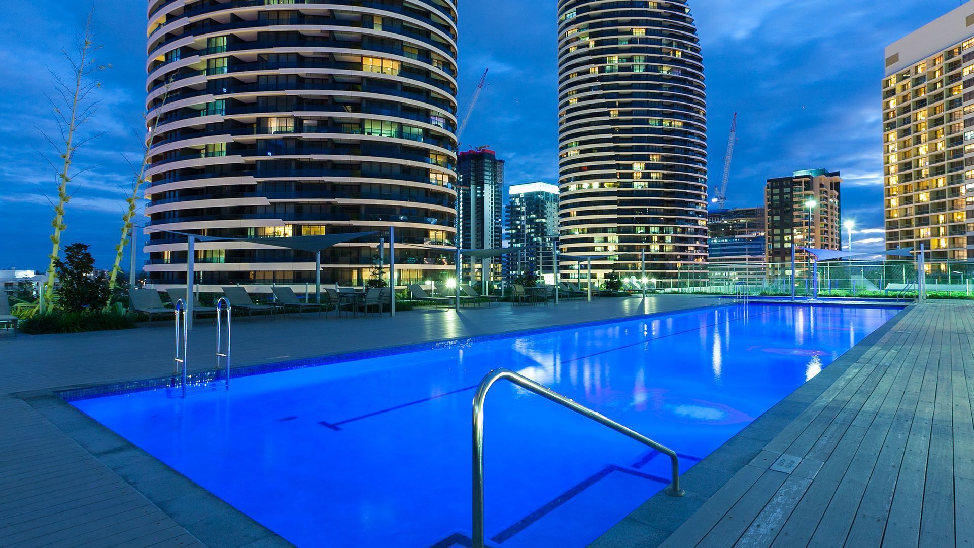 Air On Broadbeach Level 22 Beachfront VIEWS!!! — image 8