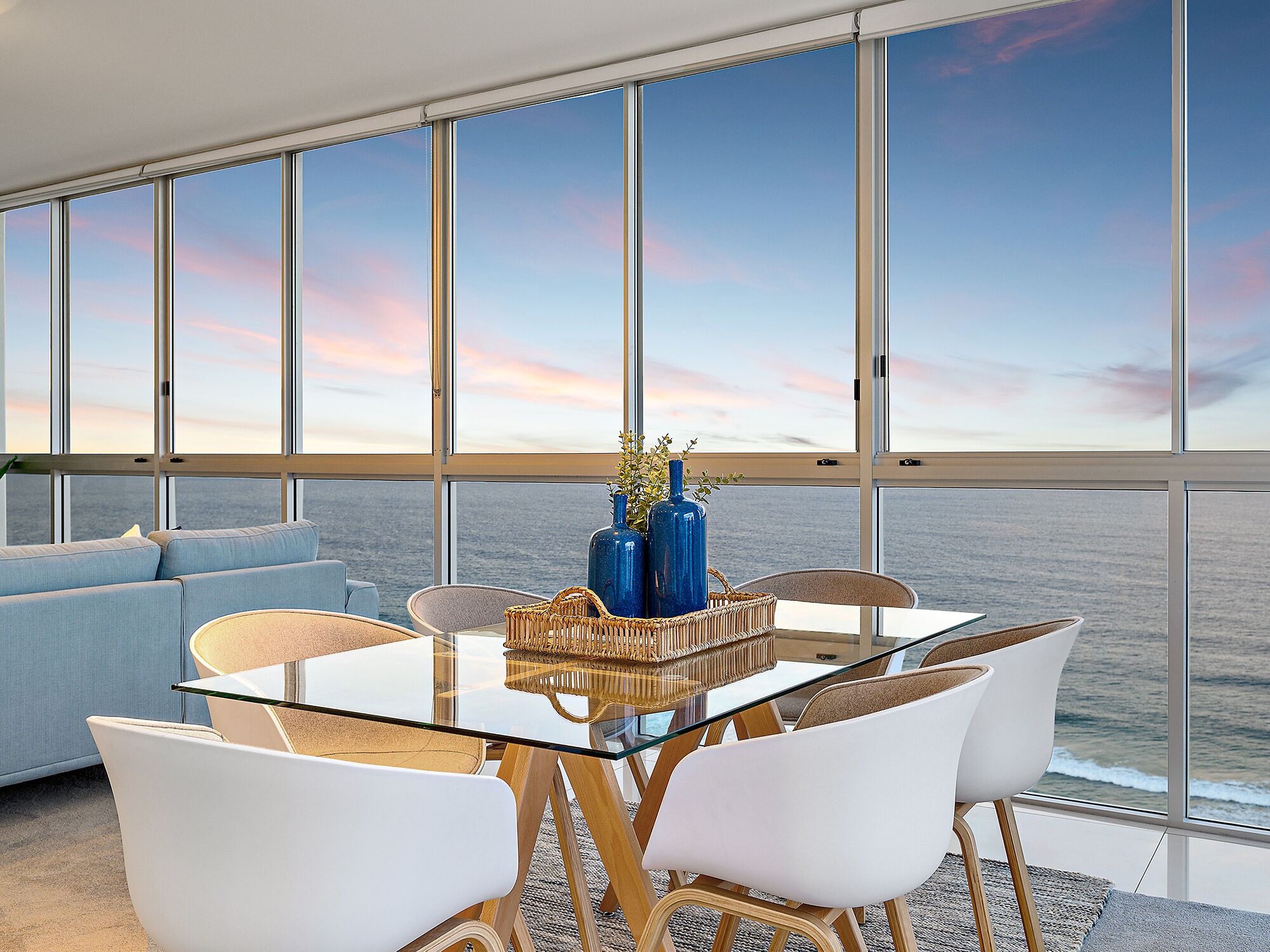 Air On Broadbeach Level 22 Beachfront VIEWS!!! — image 2