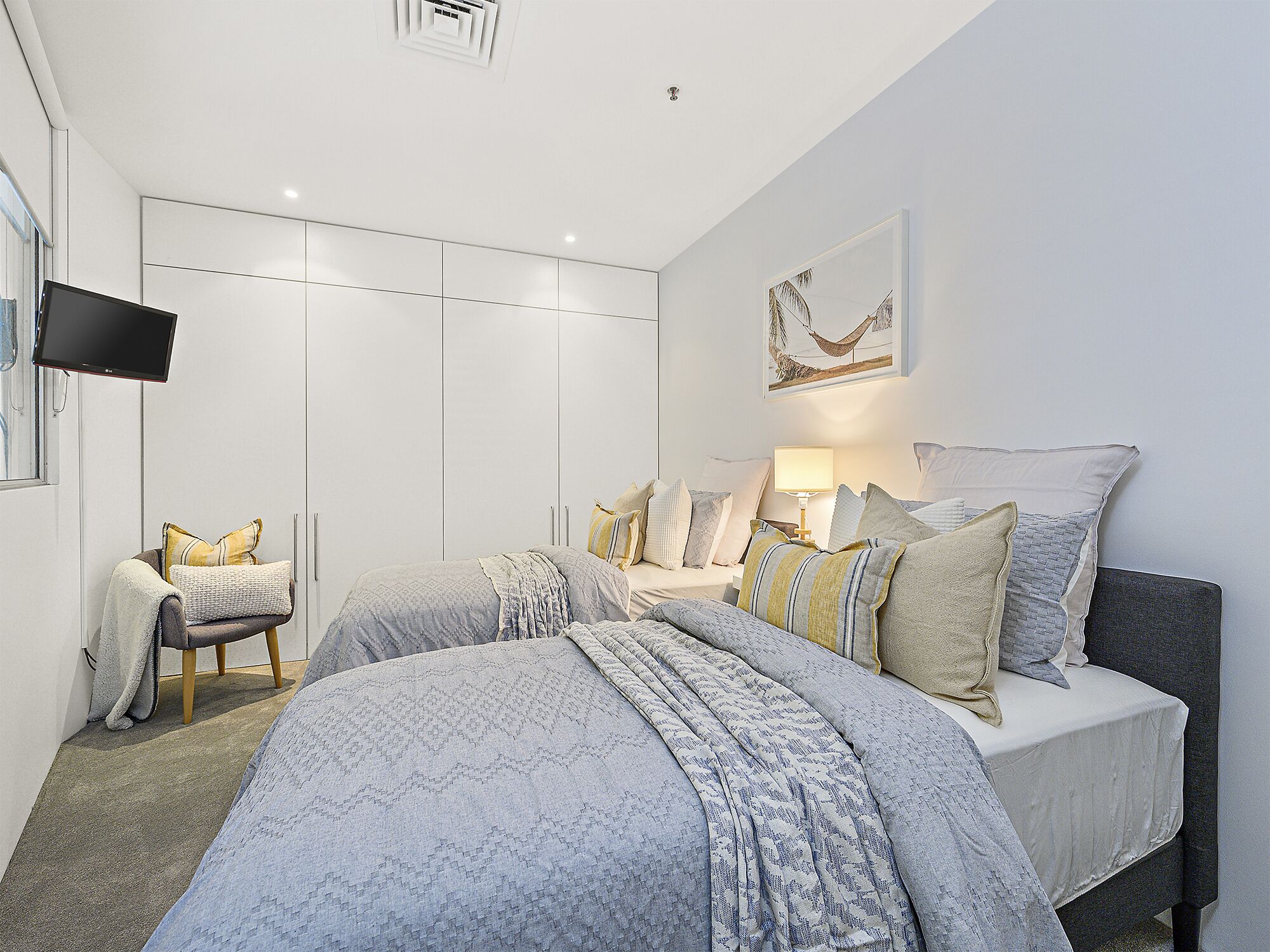 Air On Broadbeach Level 22 Beachfront VIEWS!!! — image 19
