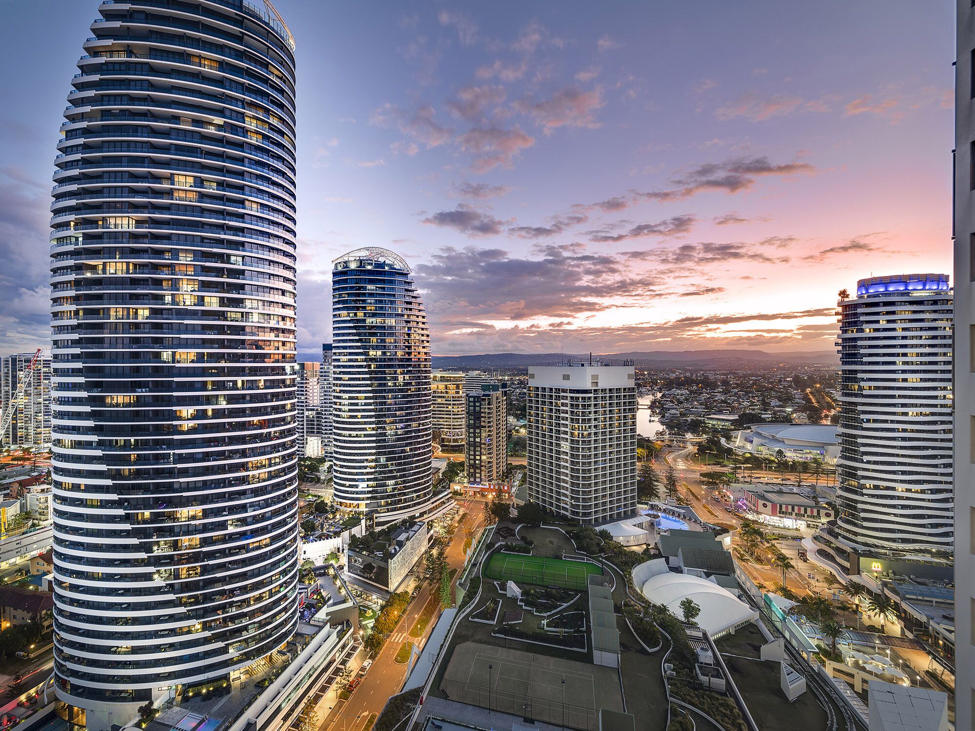 Air On Broadbeach Level 22 Beachfront VIEWS!!! — image 24