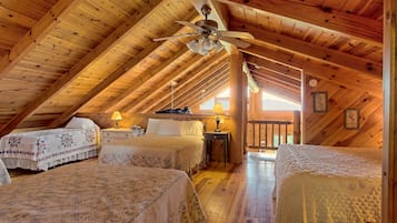 3 bedrooms, desk, iron/ironing board, free WiFi