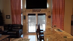 Smart-TV, Kamin, DVD-Player, Videothek