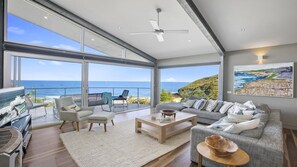 TV, fireplace, video game console - the nest at killcare (Killcare)