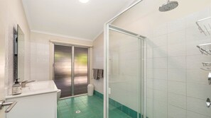 Shower - Belvidere Cottage by HolidayCo. (Pretty Beach)
