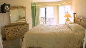 2 bedrooms, iron/ironing board, WiFi (free), bed sheets