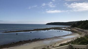 Plage, chaises longues