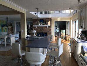 Dining - Oceanfront Villa, A/C, Cable TV, Free WiFi, 2 Decks, Outdoor Grill, Pet-Friendly (Plymouth)