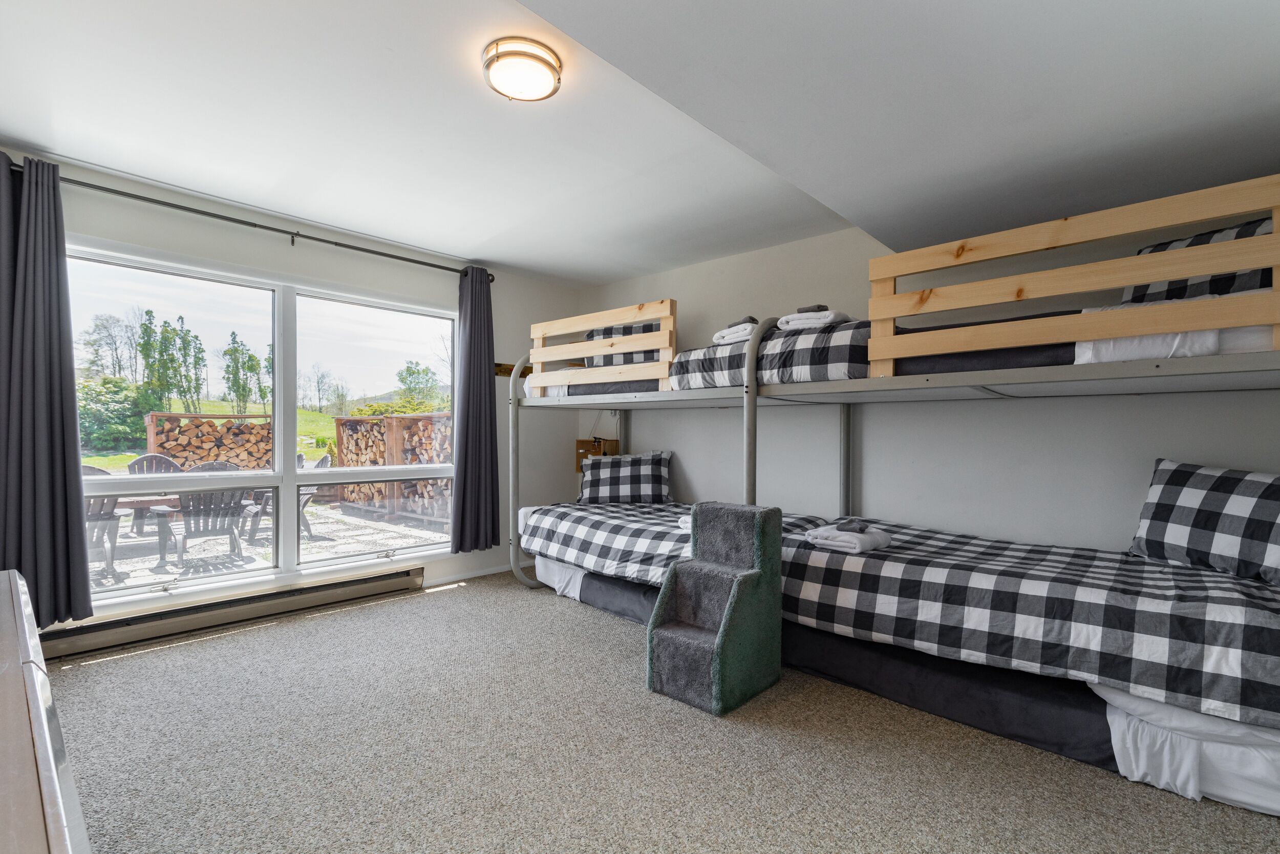 Ultimate Windham Mountain Farm Retreat: Spectacular 9 Bedroom Home on 30 Acres