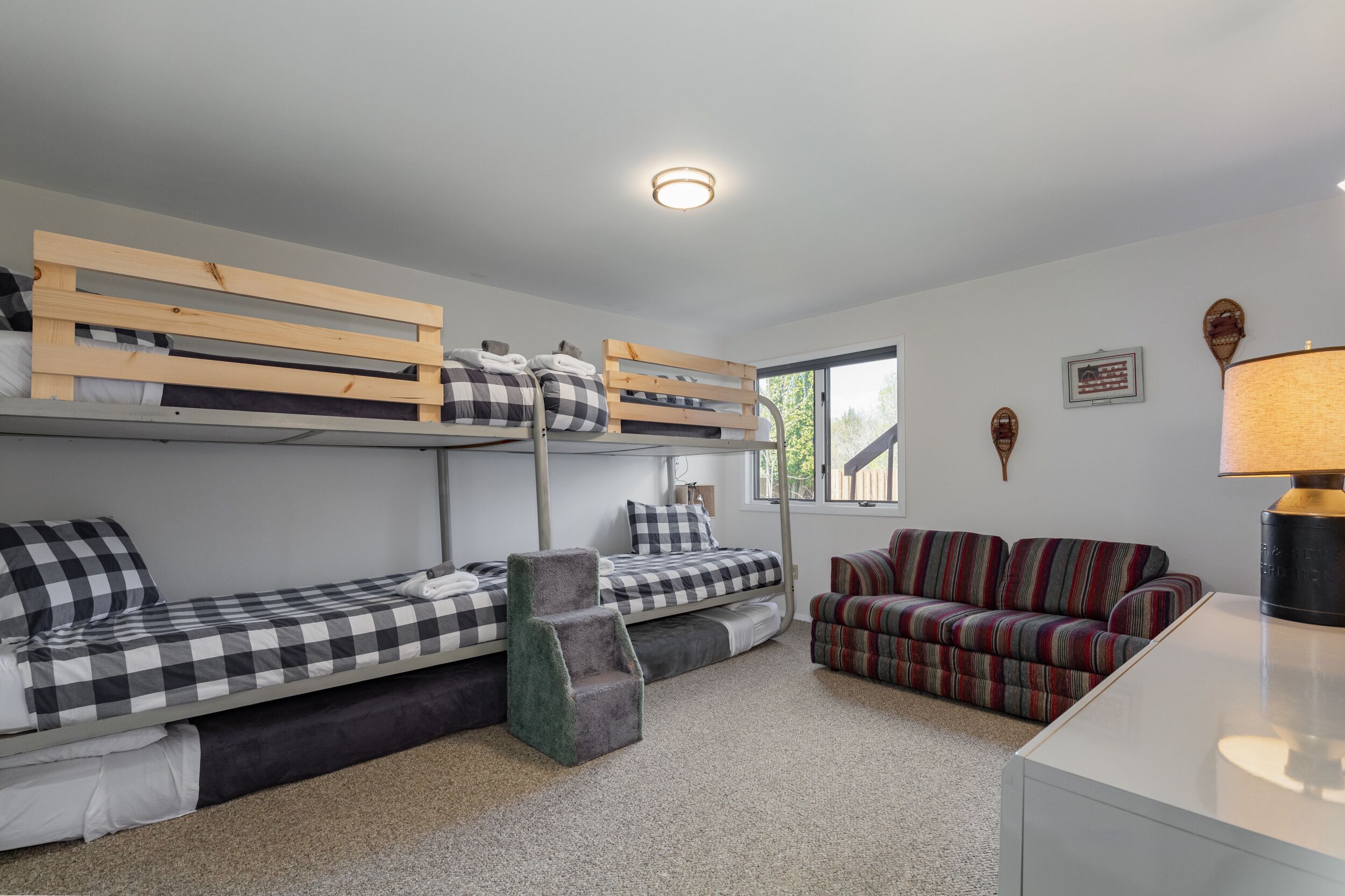 Ultimate Windham Mountain Farm Retreat: Spectacular 9 Bedroom Home on 30 Acres