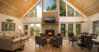 Ylellinen koti, super talvihinnat, mahtavat näkymät, erittäin yksityinen, palo-kuoppa ja paljon muuta