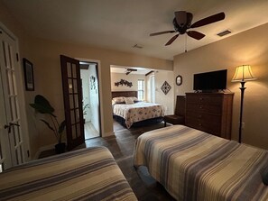 2 bedrooms, iron/ironing board, travel cot, free WiFi