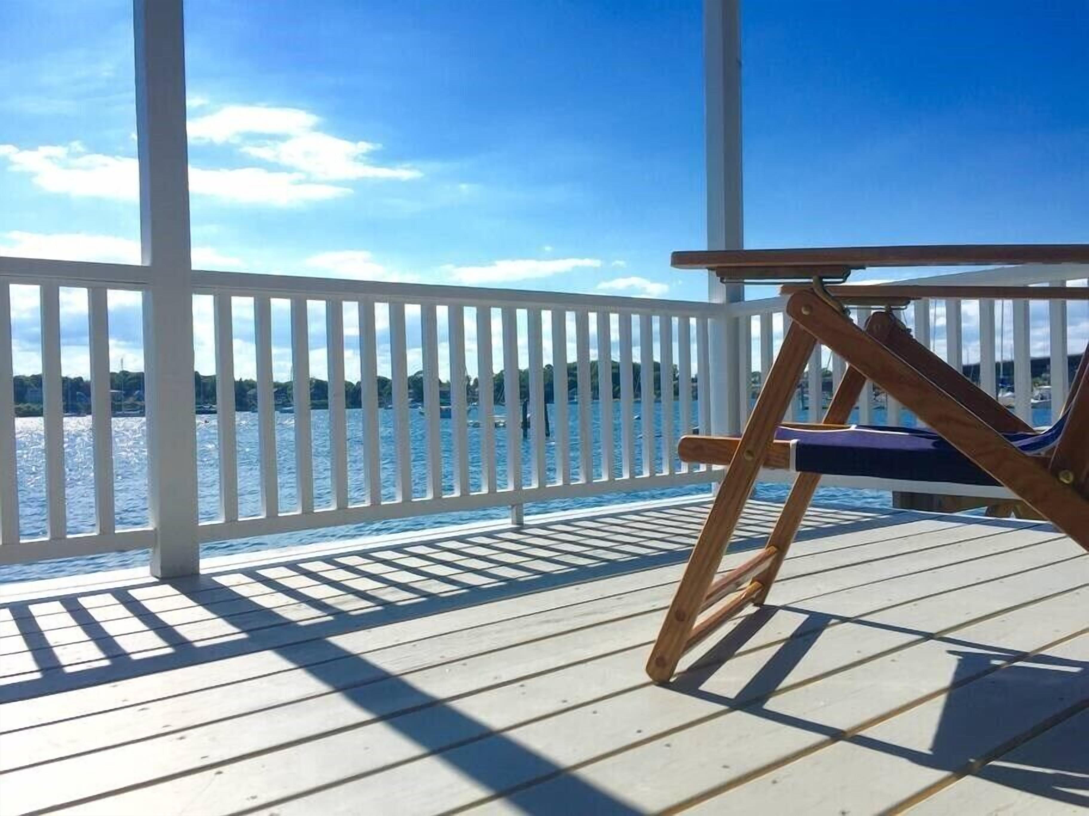 Cottage 29 - Luxury Waterfront Getaway Cottage