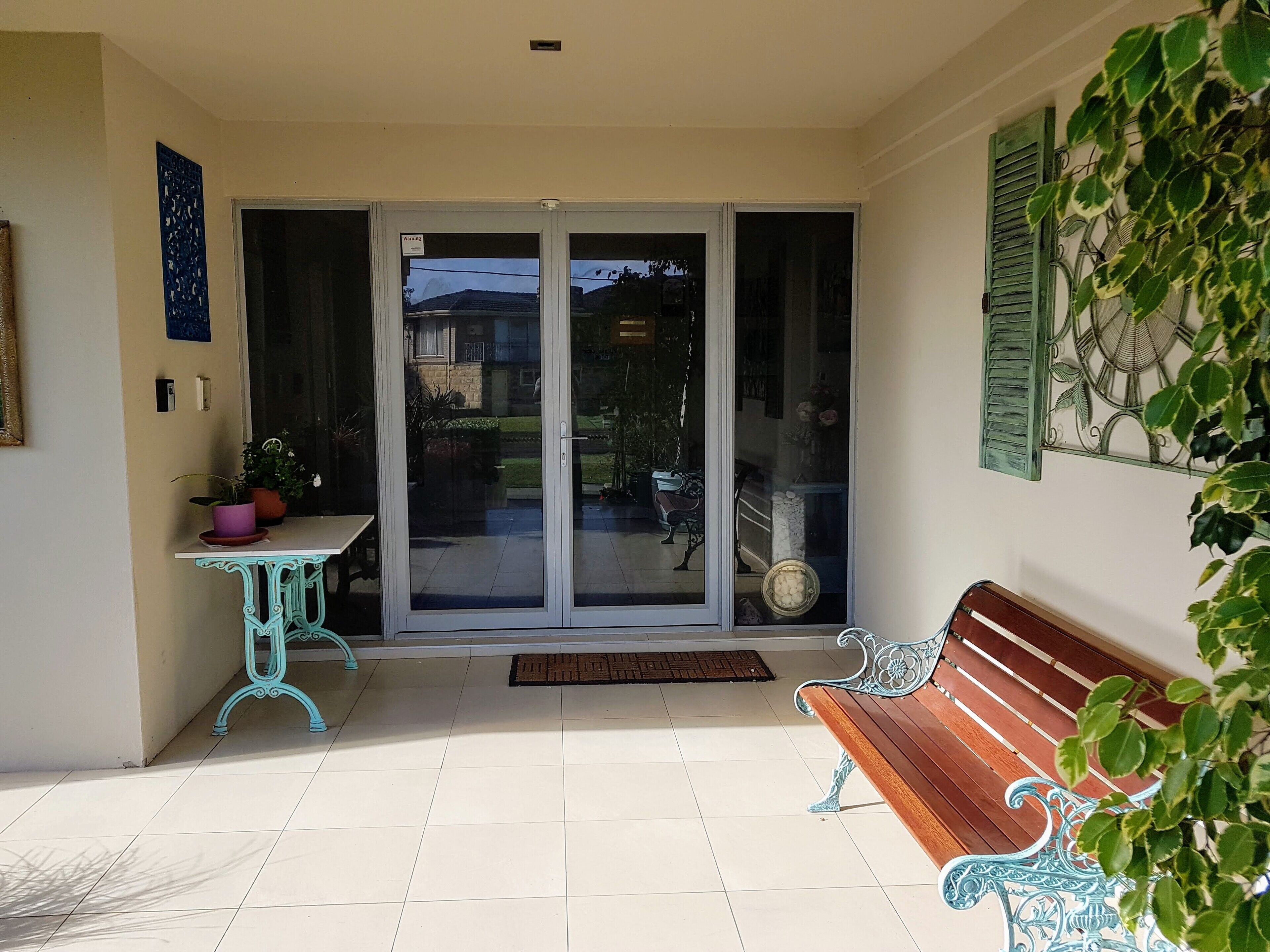 Sorrento Beach Retreat — image 8