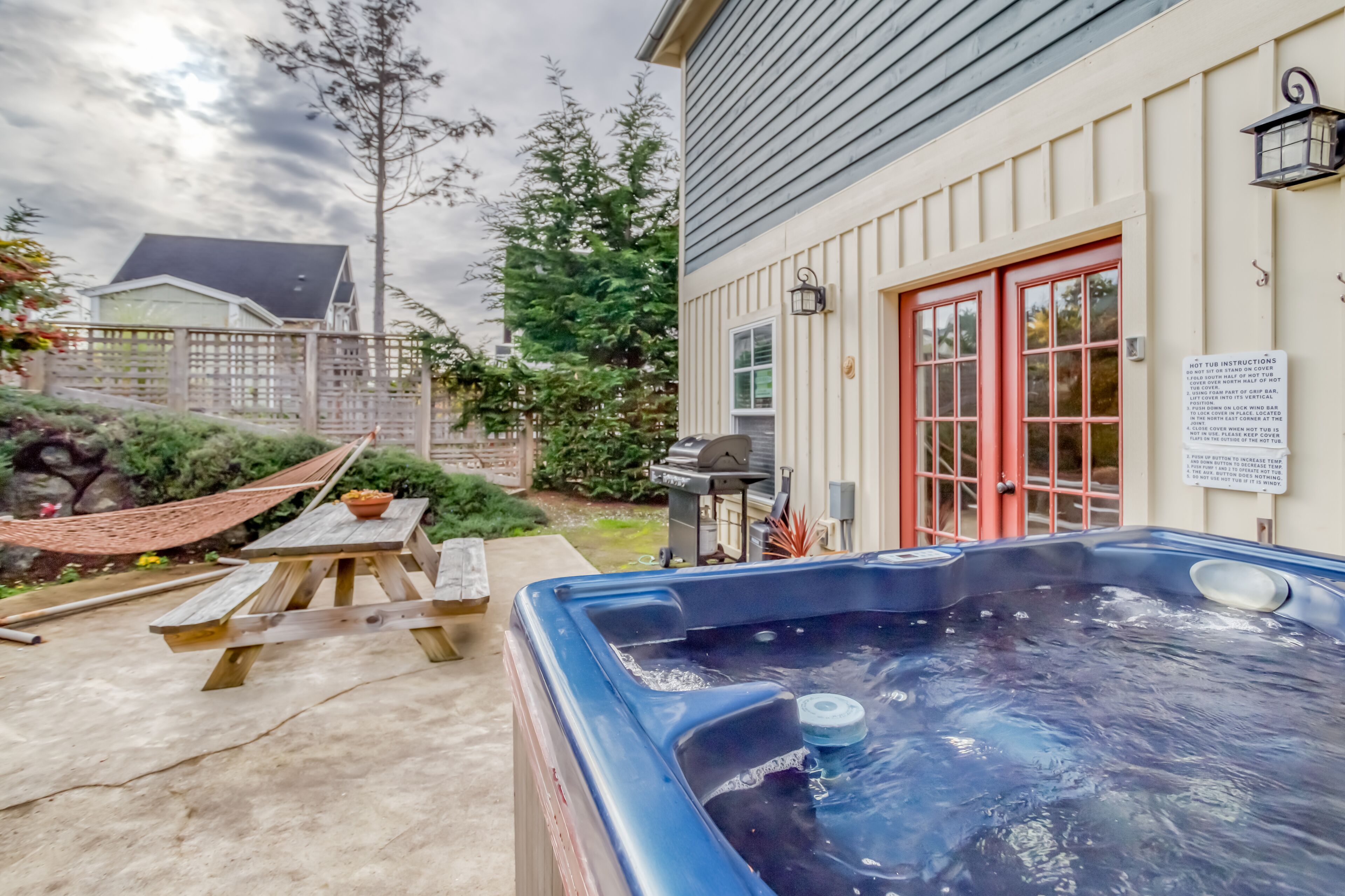 Amenities Galore in Olivia Beach Cottage, Hot Tub, King Suite!