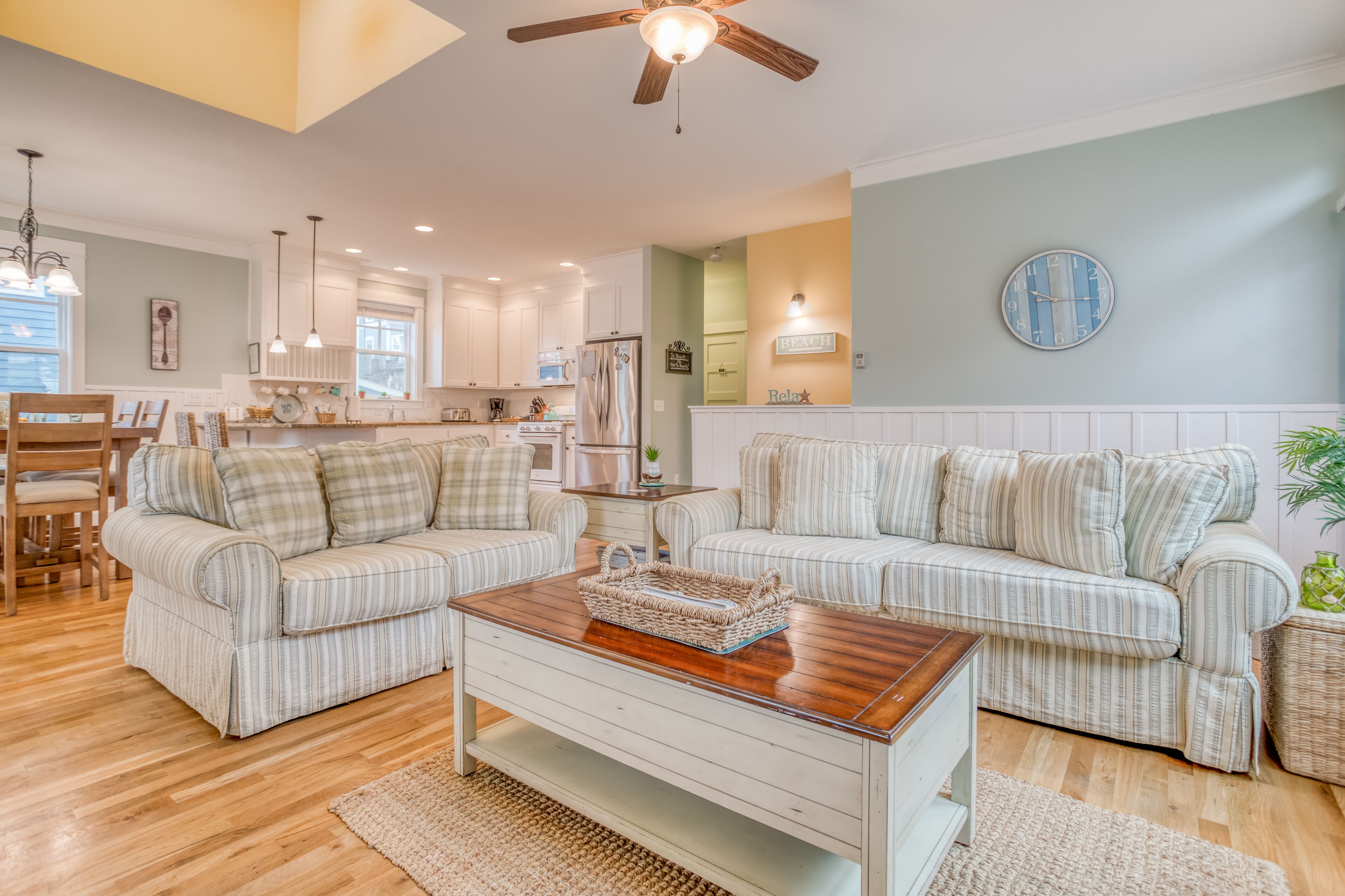 Amenities Galore in Olivia Beach Cottage, Hot Tub, King Suite!