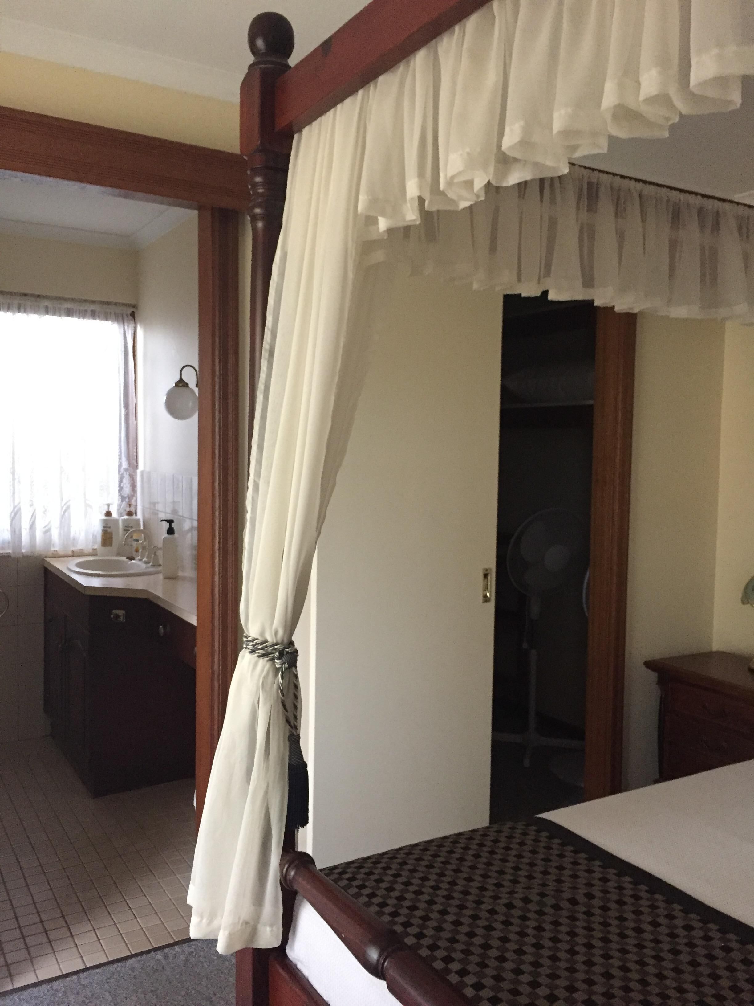 Jessica's Place - Spacious accommodation located in the heart of McLaren Vale — image 6