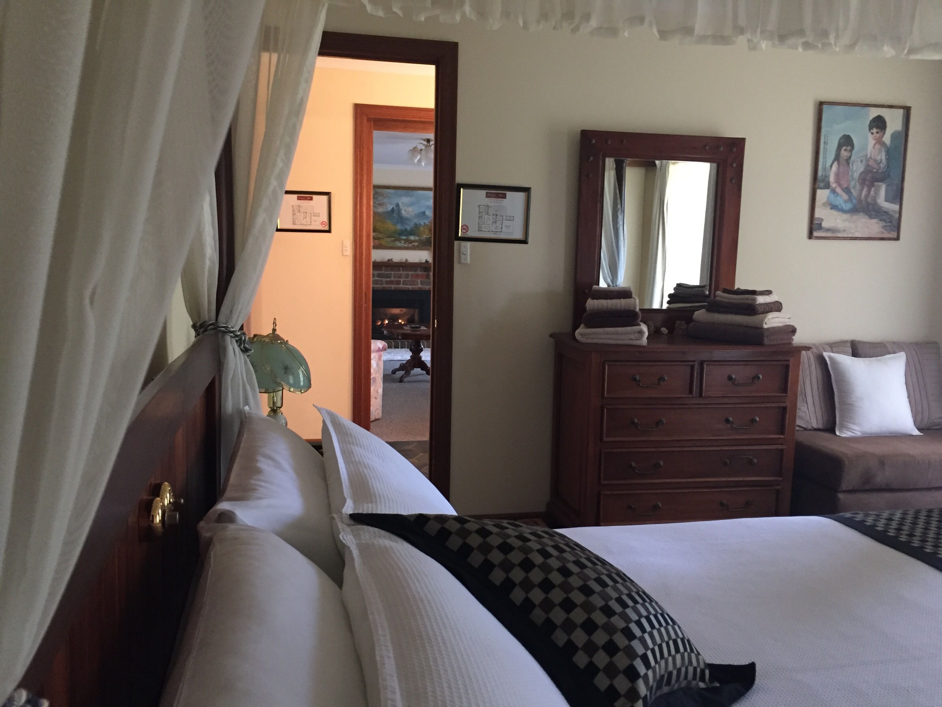 Jessica's Place - Spacious accommodation located in the heart of McLaren Vale