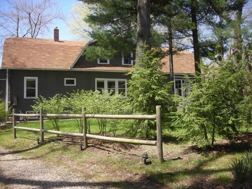 Amorini House! Absolutely Beautiful With Pool And Olympic Size Volleyball Court