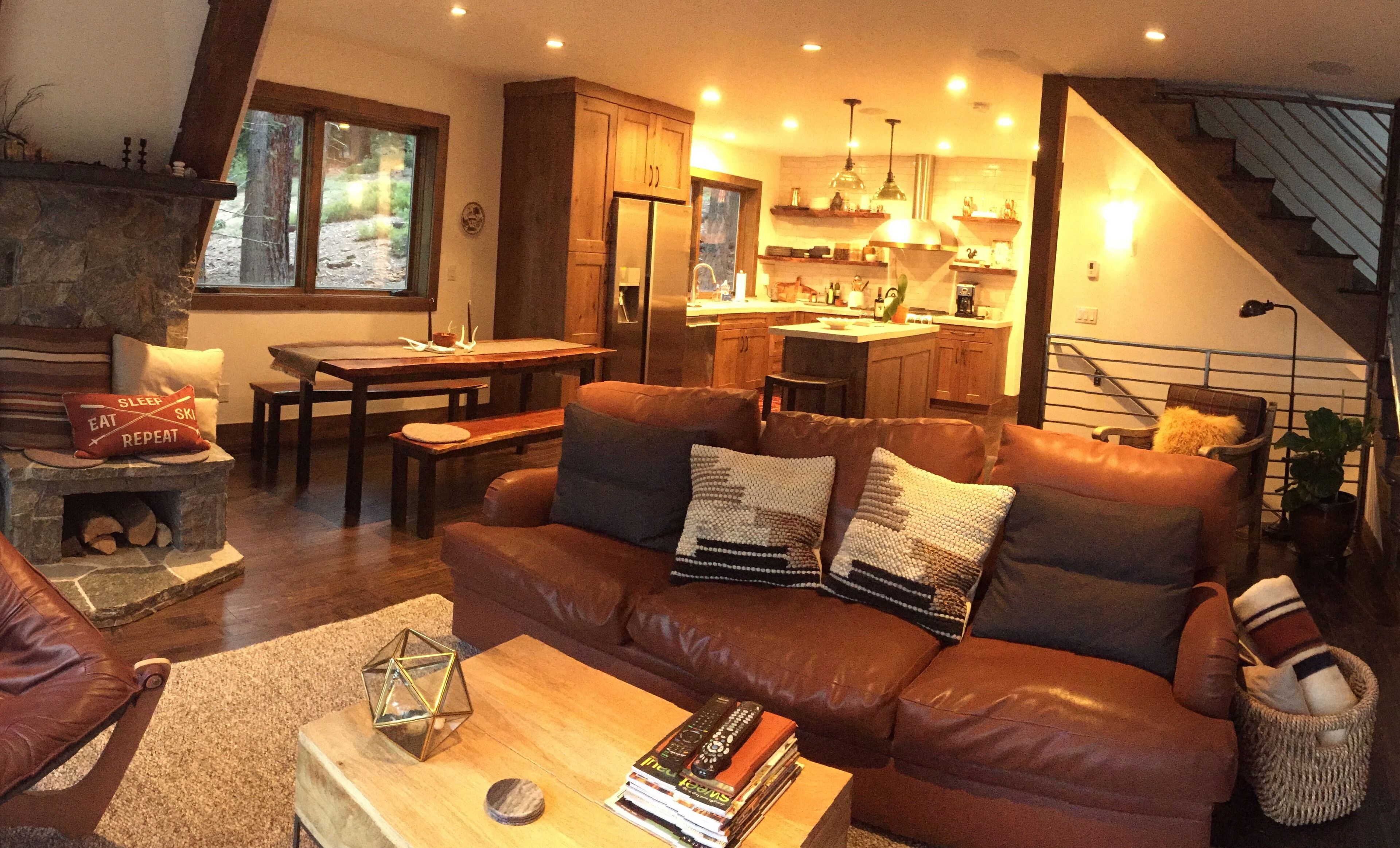 Beautiful Lake Views, Luxury, Modern Mountain Home, Sleeps 8(6 adult max). 