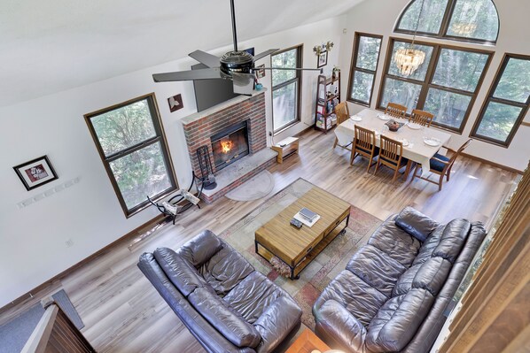 Smart TV, fireplace, video games, Netflix