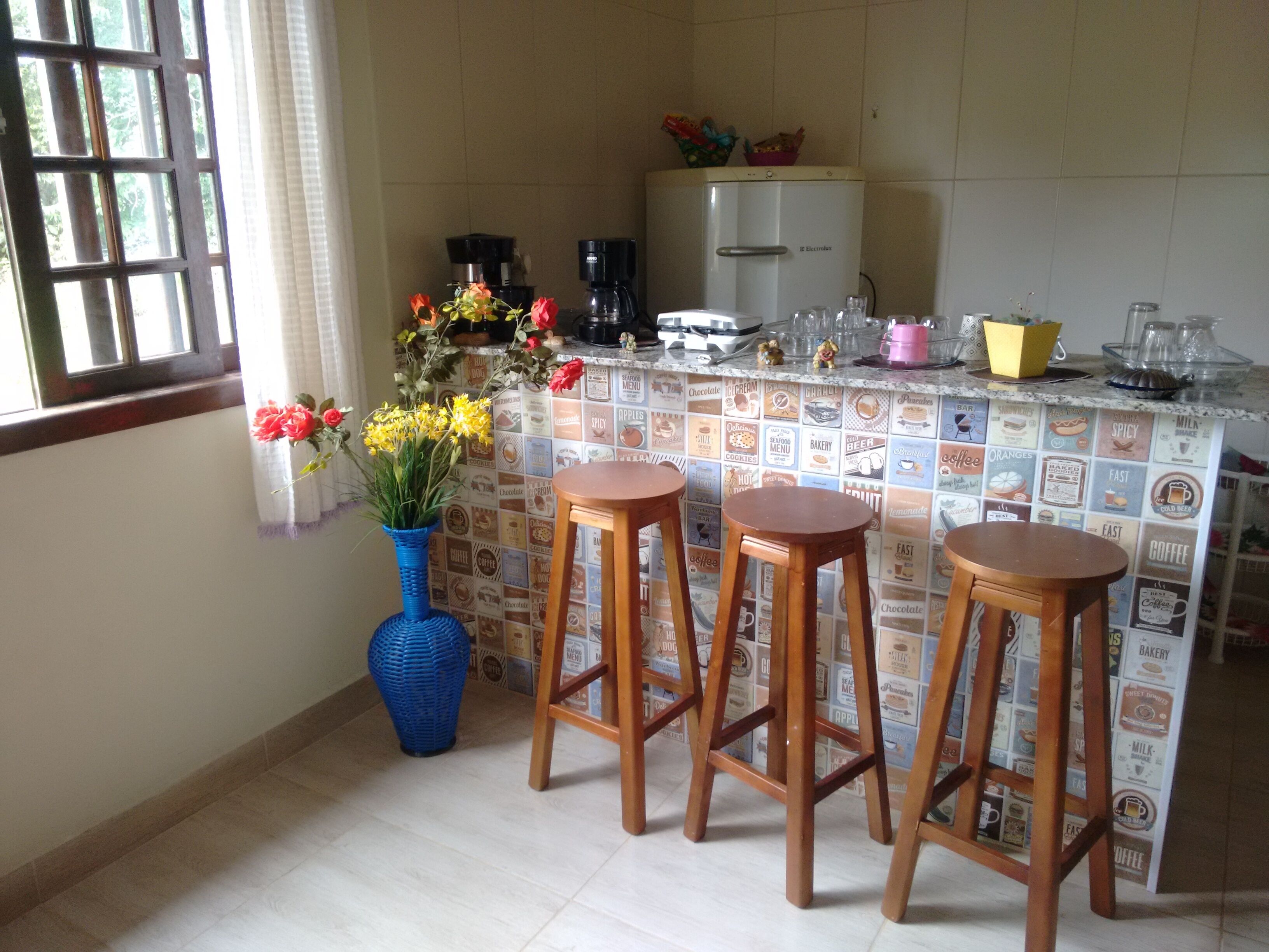 I rent temporary chalet, with bedroom, kitchen, bathroom and a leisure area.