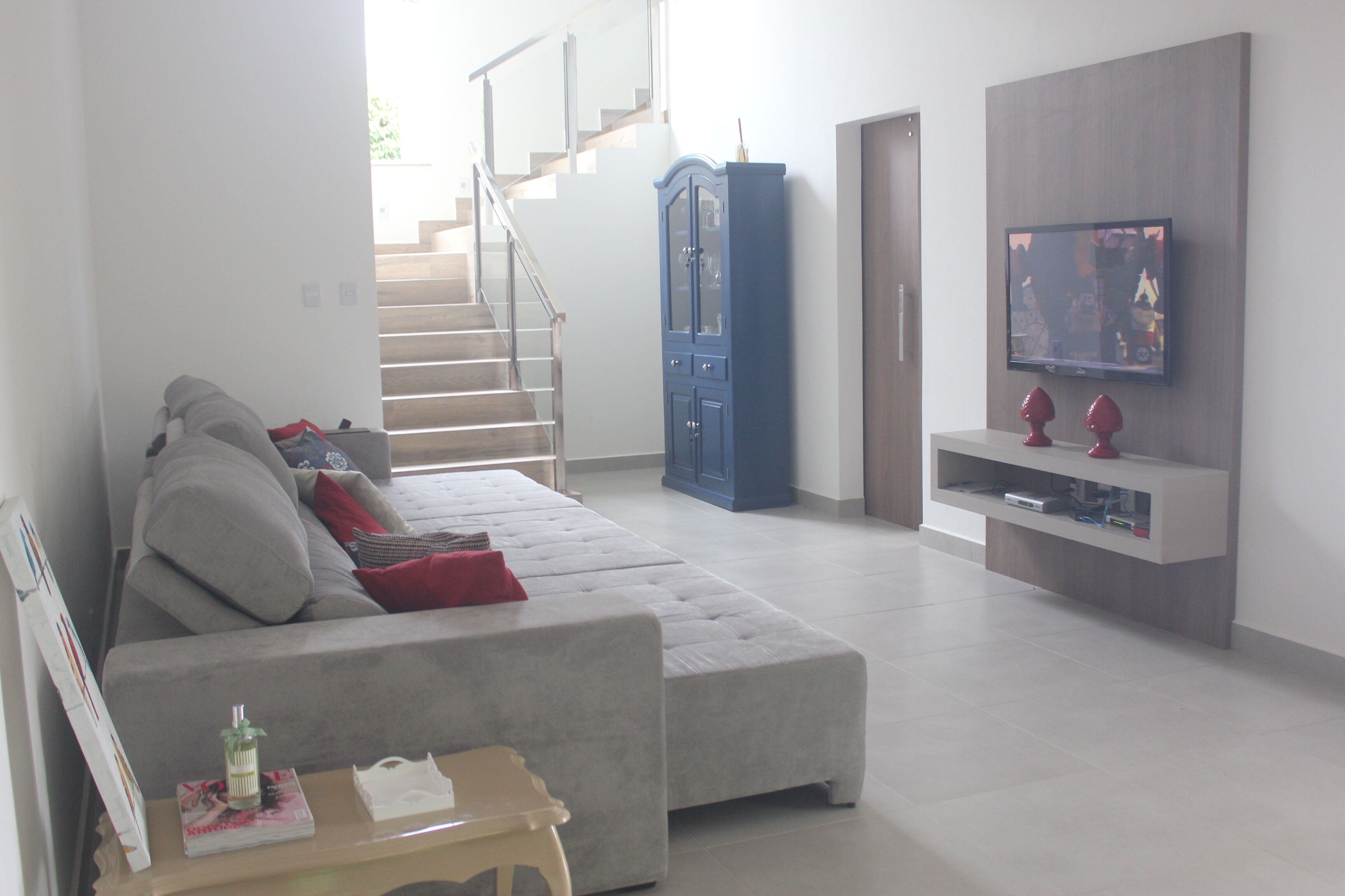 Luxury Home in Escarps Lake 7 suites in front of Cooper Lane