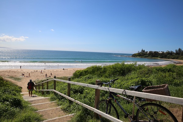 Una spiaggia nelle vicinanze