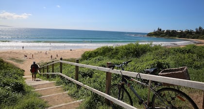 Pet-friendly classic beach house with huge backyard, modern kitchen and bath