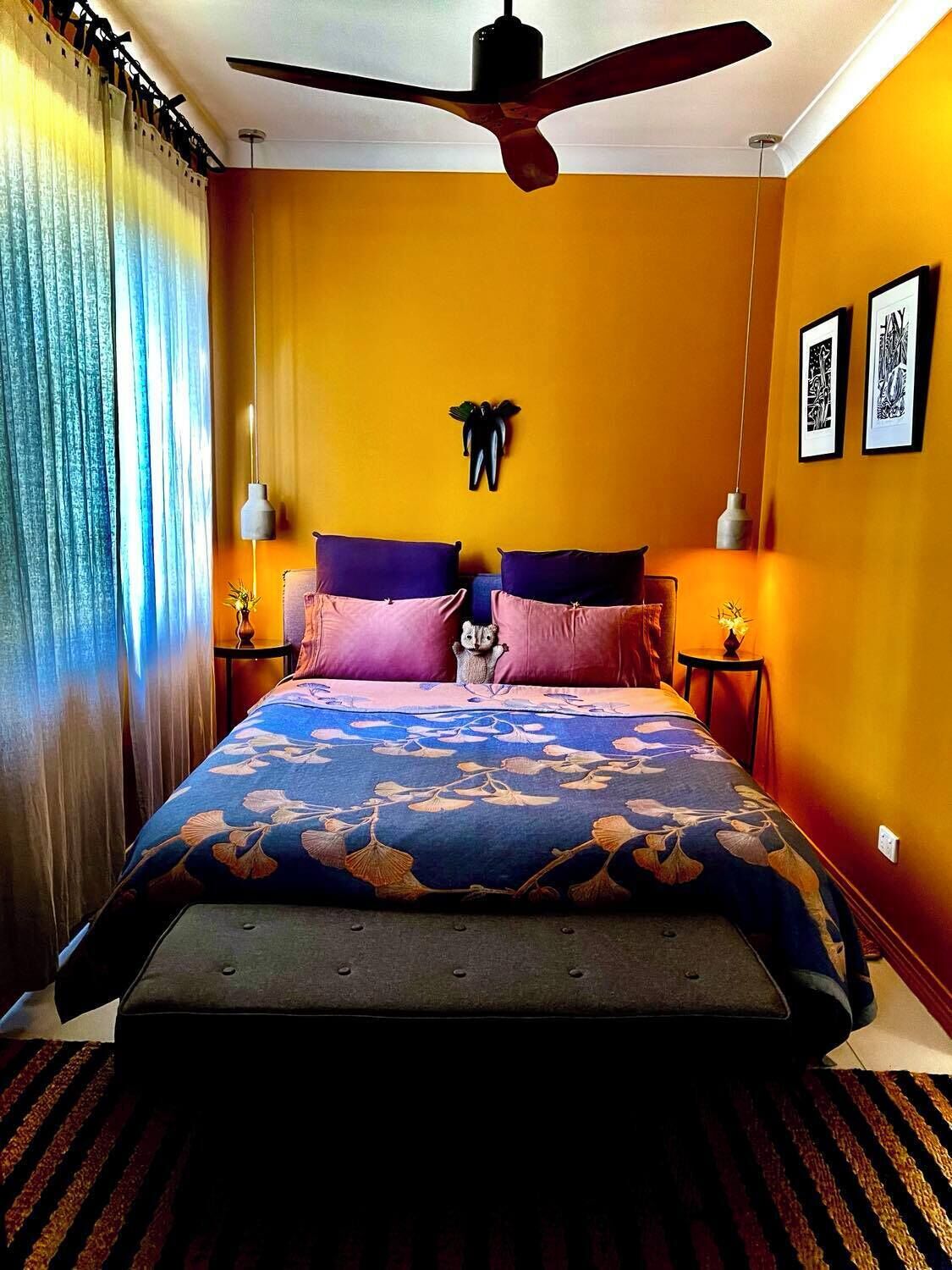 1 bedroom, desk, bed sheets