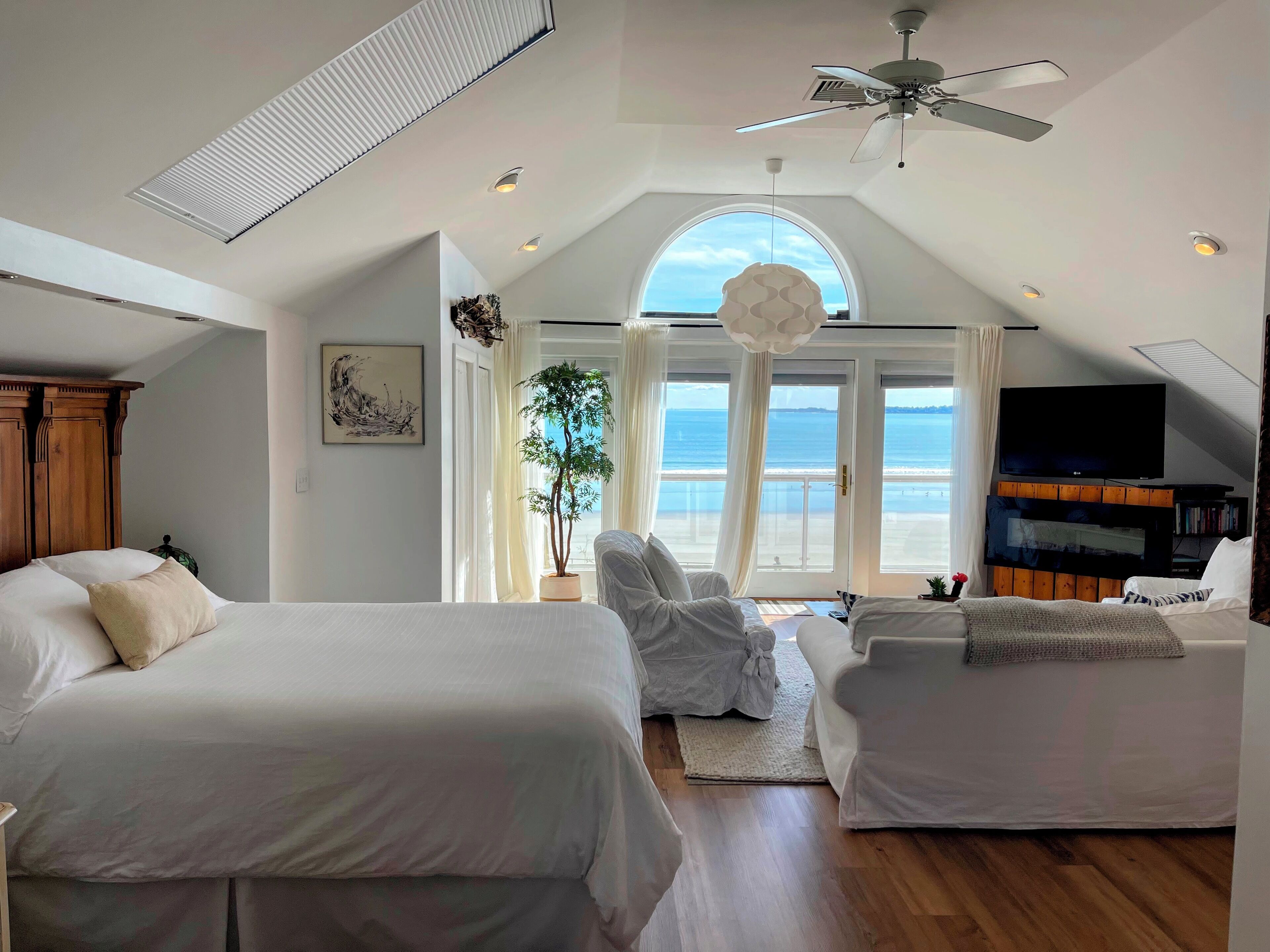 1 habitación, tabla de planchar con plancha, wifi gratis y ropa de cama 