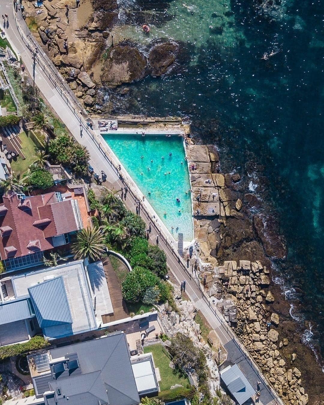 4 bedroom house 2 mins walk to manly beach — image 7