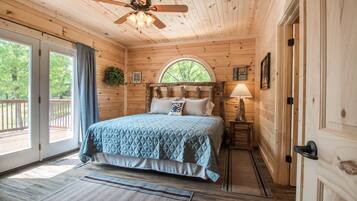 4 bedrooms, desk, iron/ironing board, free WiFi