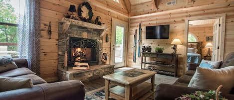 Smart-TV, Kamin, DVD-Player