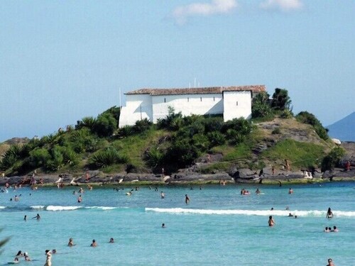 Condominium in front of Praia do Forte - Excellent location -