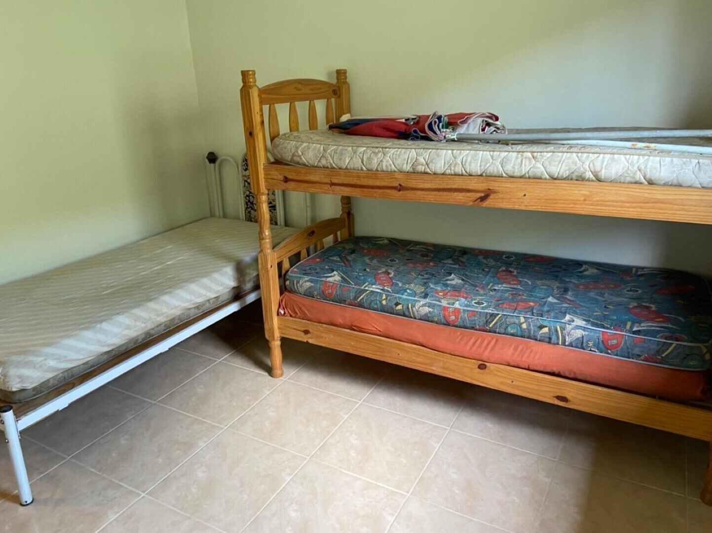 20 CASA NA PRAIA DE ITANHAÉM PÉ NA AREIA COM PISCINA, 3 QUARTOS, UMA SUITE.