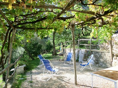 Lovingly Restored Country Farm House in Olive Grove 10 minutes from sea