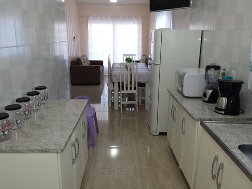 House for rent in Penha for 11 people near Beto Carrero World theme park.