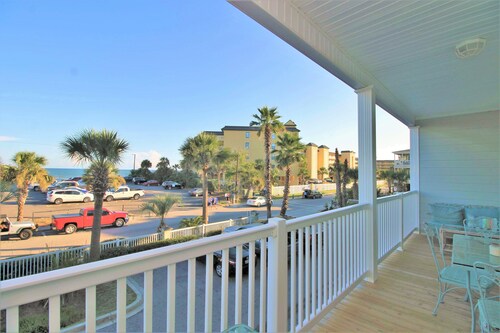 Pavilion Watch 2B - Oceanview Condo - Pool - Central Location - Elevator