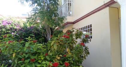 Souvenir House: 24 Elect, Ac, WiFi, TV Cable, Fridge....