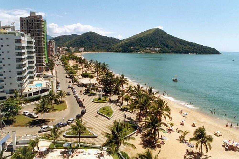 Apt. Martim de Sá, 2 bedr. up to 8 persons, swimming pool