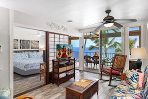 2 sovrum, värdeförvaringsskåp på rummet och skrivbord