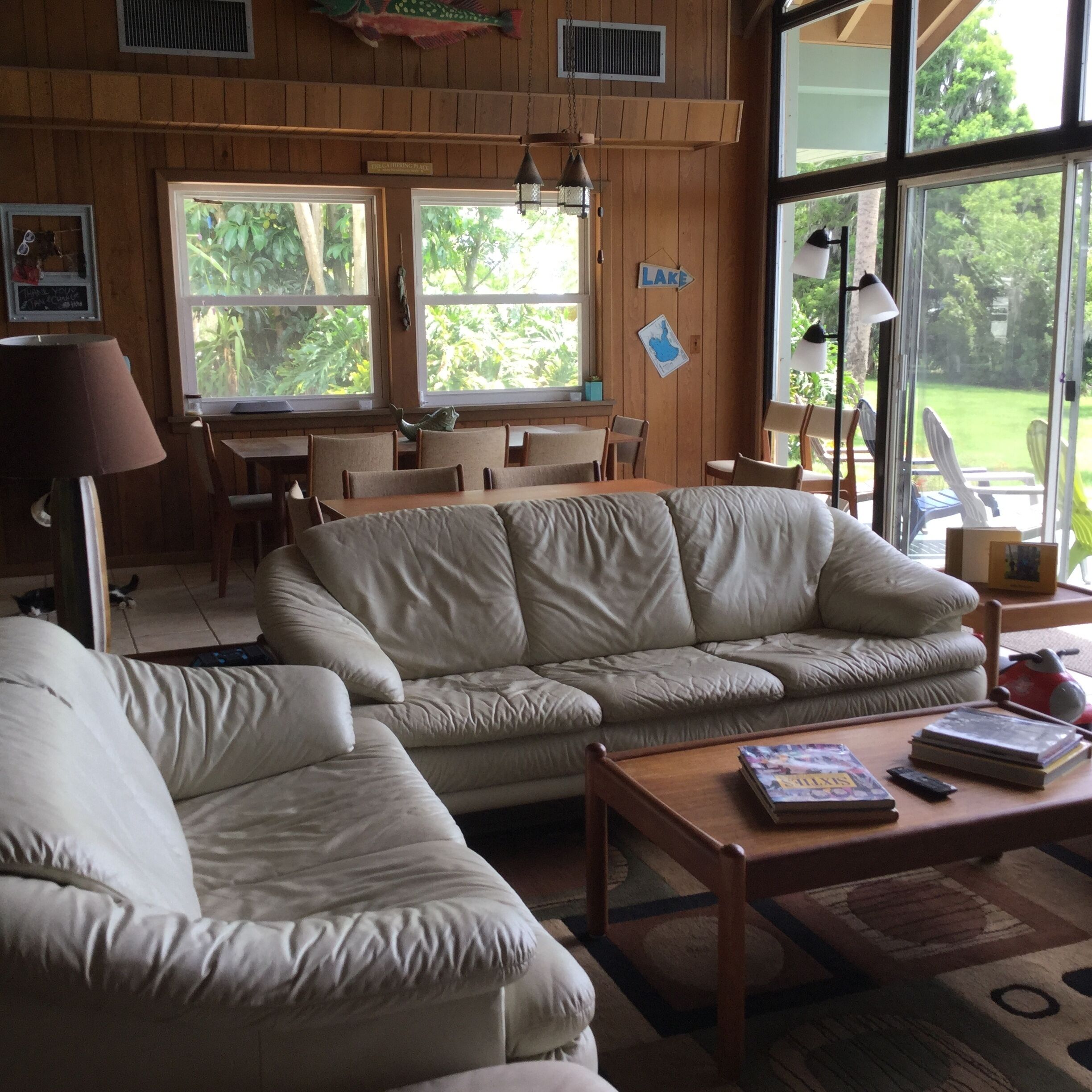 McRobinstone Lakehouse - perfect mid century getaway on sleepy Lake Pierce