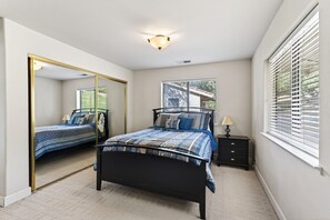 3 Schlafzimmer, Bügeleisen/Bügelbrett, WLAN, Bettwäsche