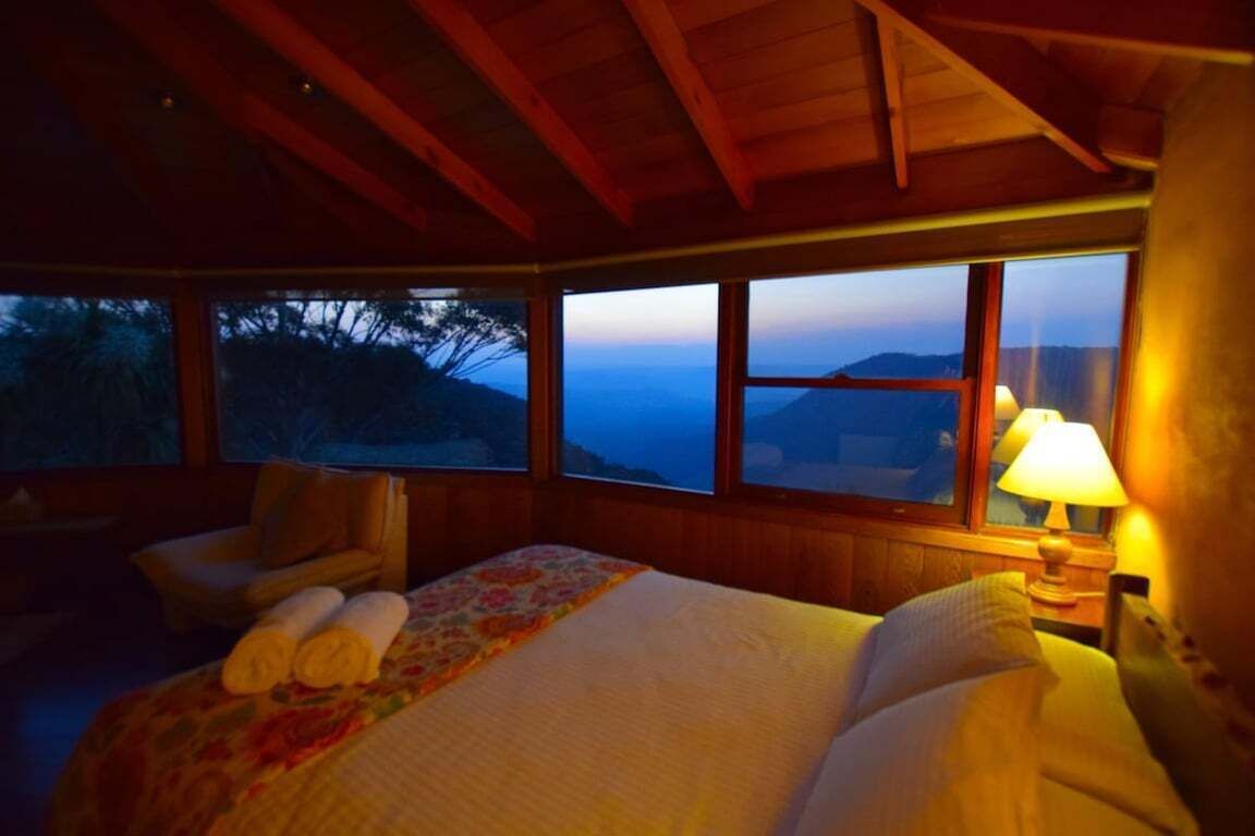 5 bedrooms, desk, iron/ironing board, free WiFi