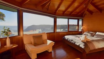 5 bedrooms, desk, iron/ironing board, free WiFi