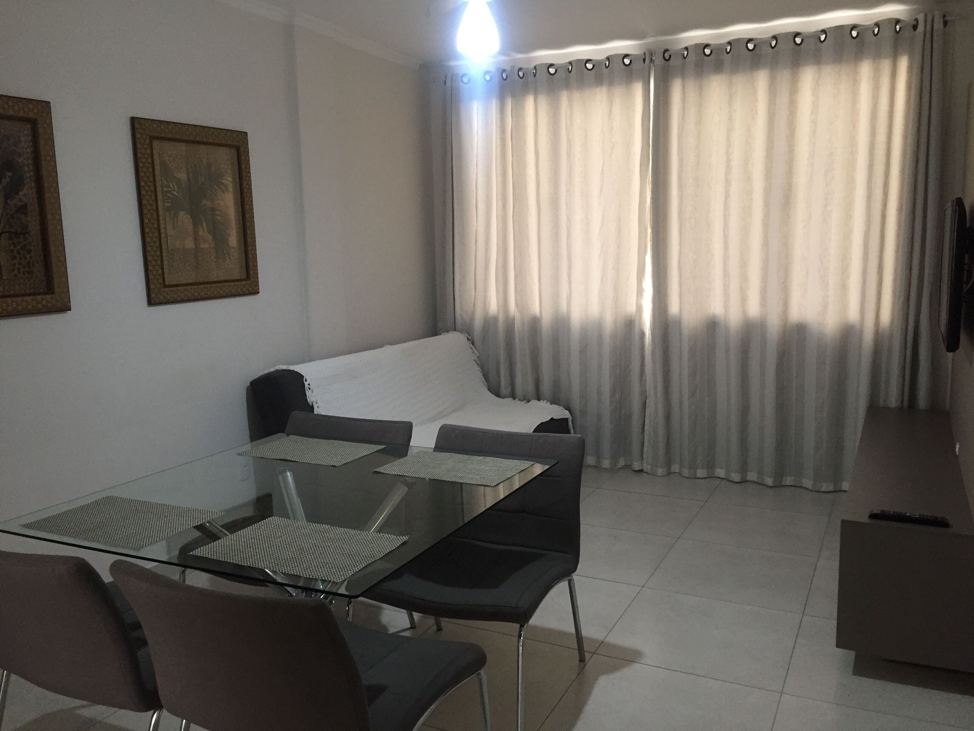 Apart. 2 rooms, 50 m to the beach, with Air, Garage, WiFi, Smart TV, Barbecue