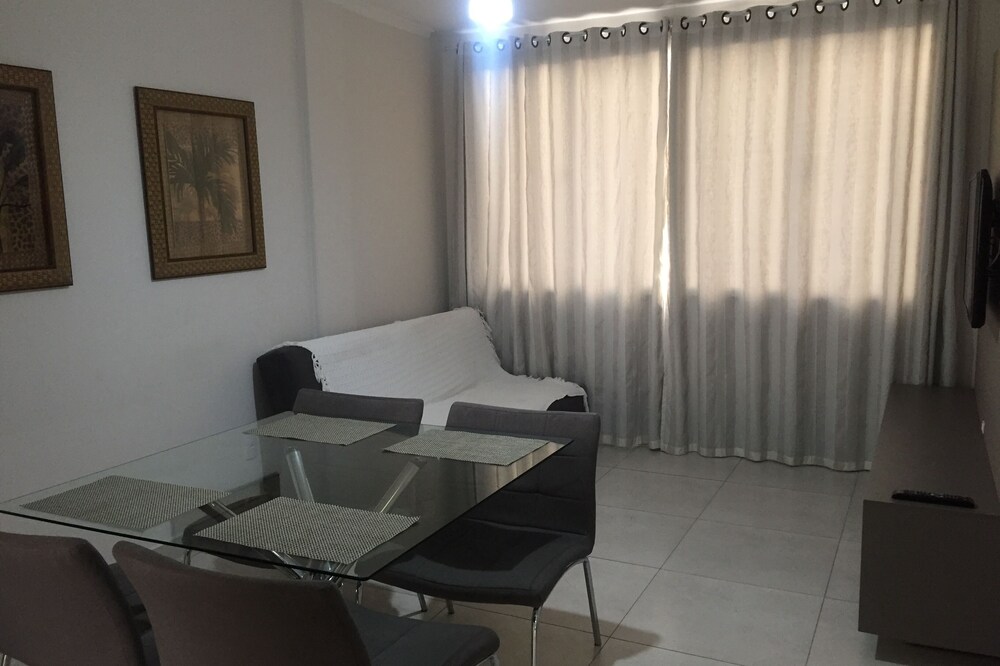 Apart. 2 rooms, 50 m to the beach, with Air, Garage, WiFi, Smart TV, Barbecue
