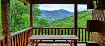 Experience comfort at Incommunicado in Warrensville, NC—a cozy 4-bedroom cabin for 10!