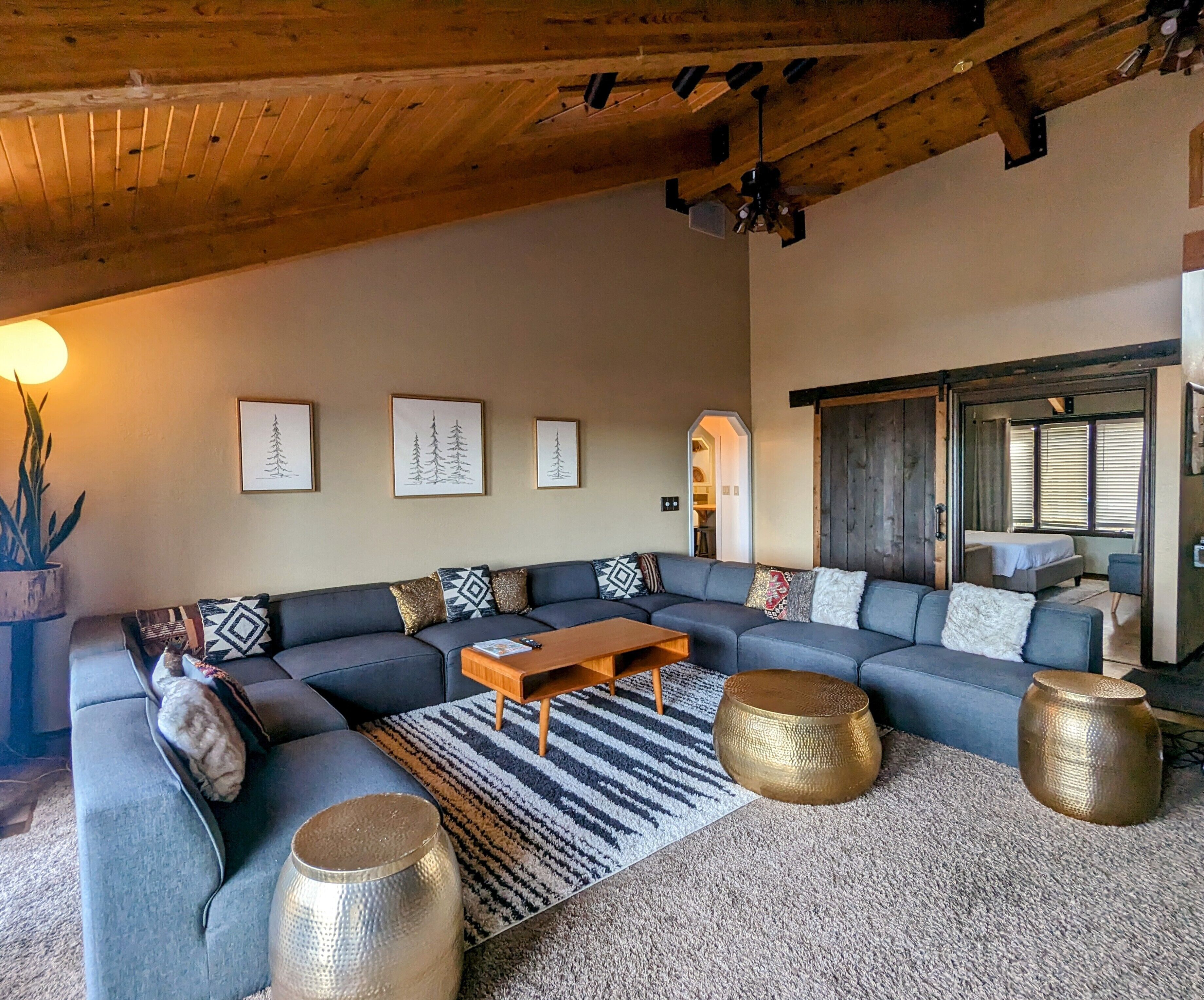 Private, Easy Access, Large Groups, 5300+ SF, Grill, Hot Tub, Views